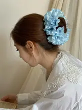 ボリュームたっぷりのレースフラワーヘアゴム【ジャイアントハイドランジアデザイン】