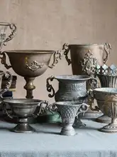 ヴィンテージ風フランススタイルのアイアン花瓶【アンティーク仕上げ・クラシックデザイン】