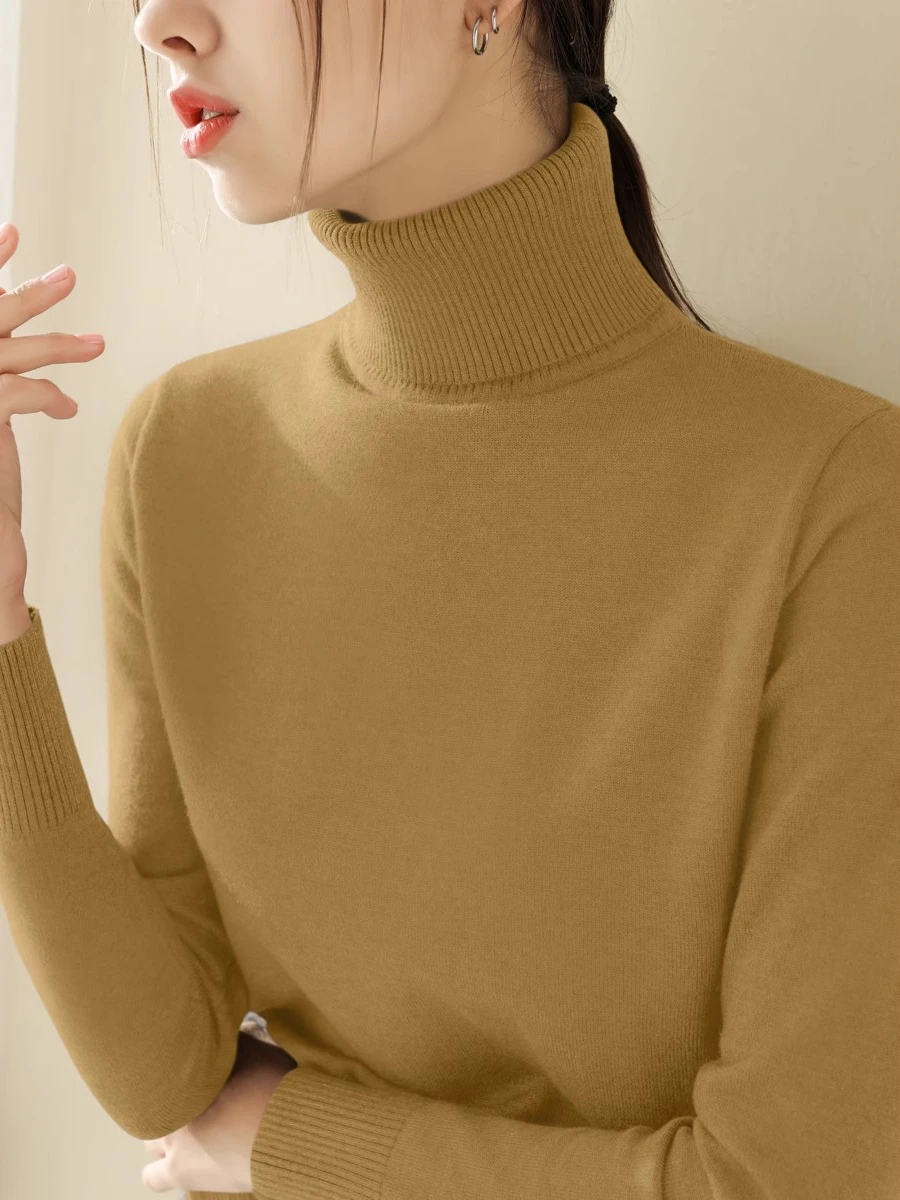 大人可愛いの本質とは？ハイネックニットで実現する優しさのスタイル