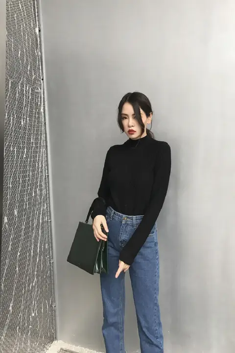 全羊毛の立体編みハイネックセーター【極上の柔らかさ】