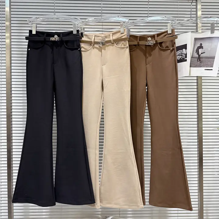 金属バックル付き細腰ベルトの着心地抜群なストレッチ微ブーツカットパンツ【シルエットを引き立てるデザイン】（セットアップ対応）