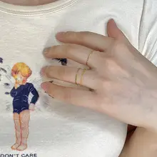 色あせしにくい極細金色リング【女性用・高級感あるデザイン・個性的】
