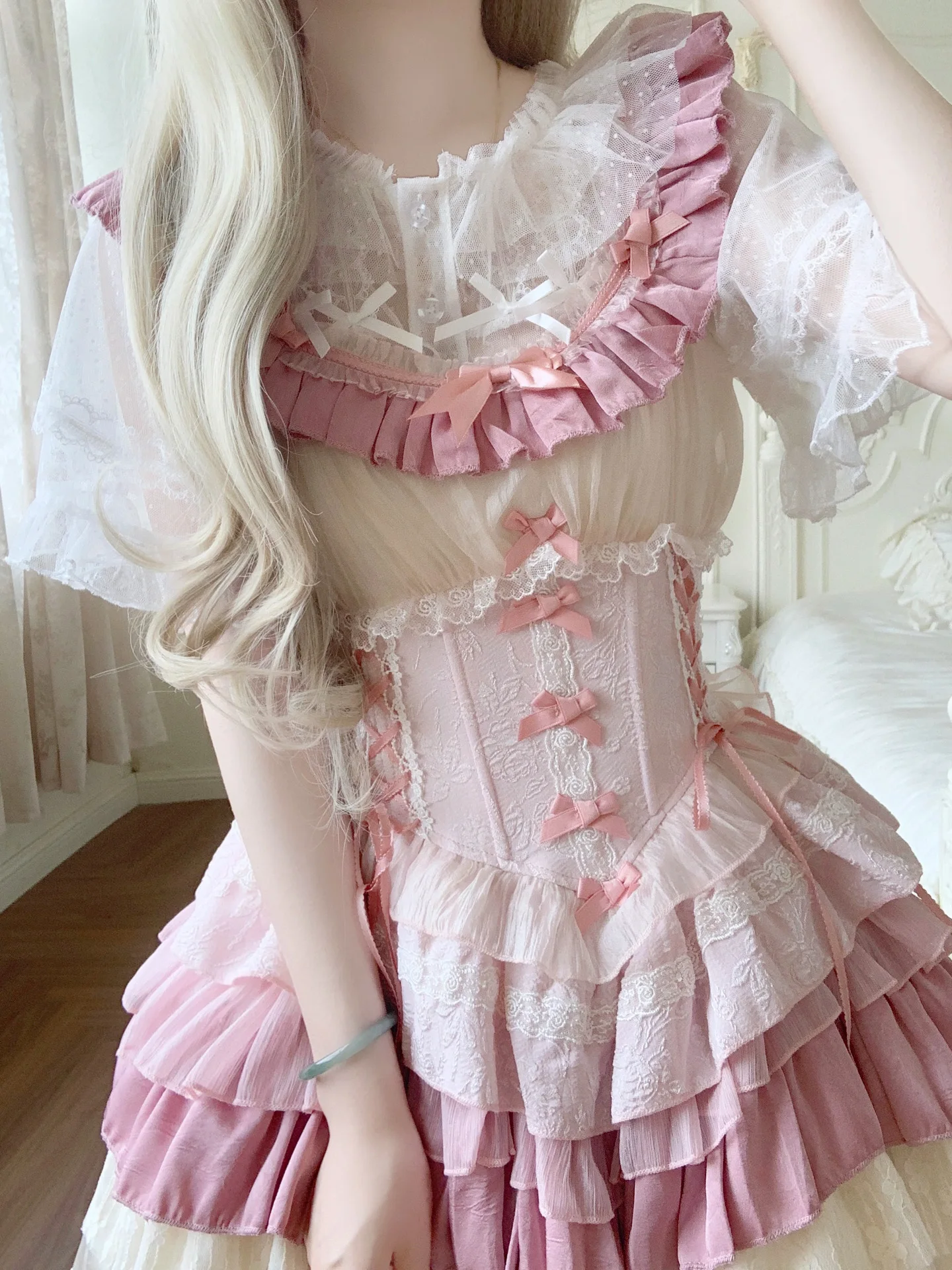 高校生の夏にぴったりな私服は、レースの透け感で決める？