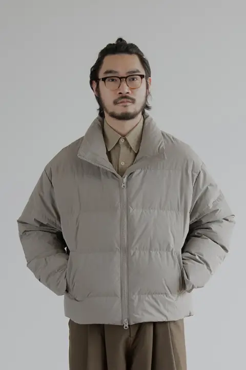 雰囲気のある冬用スタンドカラーアウトドアダウンジャケット【90%白鴨ダウン・ユニセックス・防風・保温】