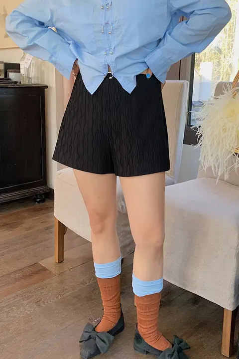 高級感のある肌理のショートパンツ【レディース・ハイウエスト・Aライン・カジュアル用】（セットアップ対応）