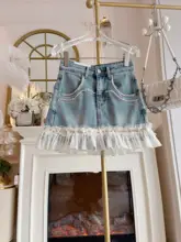 フリル付きデザインのデニムミニスカート【ストレッチ・ハイウエスト・魅力的なシルエット】