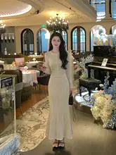 フィット感抜群の短丈ニットトップス【長袖・フリル付き】とフレアスカート【魚尾デザイン・春秋用】（セットアップ対応）