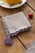 春らしいチェック柄の刺繍入りスクエアテーブルクロス【フレンチカントリー風・ピクニック用】