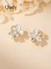 耳に穴をあけずに使用できる花モチーフのイヤリング【高級感・女性用】