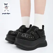 パンクスタイルのスタッズ付きレディースシューズ【軽量・厚底デザイン】（セットアップ対応）