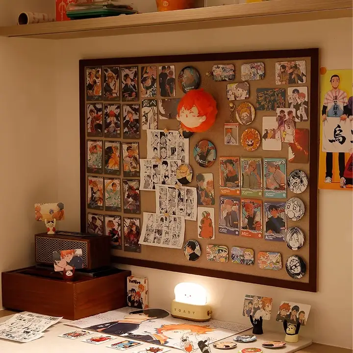 壁掛けマジックフェルトフォトボード【穴あけ不要・自粘式・ポストカード展示用】