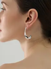 スタイリッシュな長葉デザインのイヤリング【新中式・ビンテージ風・大ぶり】