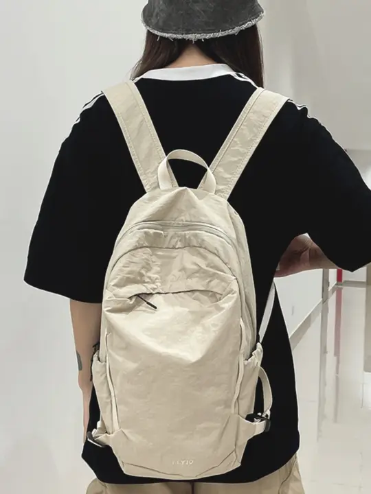 シンプルデザインの軽量リュックサック【男女兼用・キャンバス素材・学生用・パソコン収納】