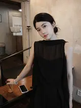 シンプルで上質な透け感のあるトップスとストレートカジュアルパンツ【女性用・夏用・おしゃれ・セットアップ対応】