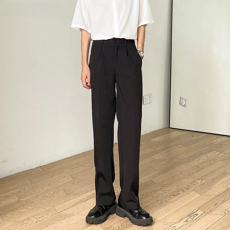 ワイド黒パンツの着こなしは、本当に難しい？そのコツを100%実証した本物の使い方