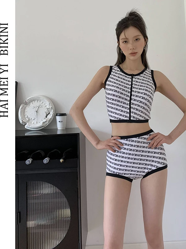 保守的なデザインの女性用ビキニ水着：インス風小胸スタイルで温泉・リゾートに最適