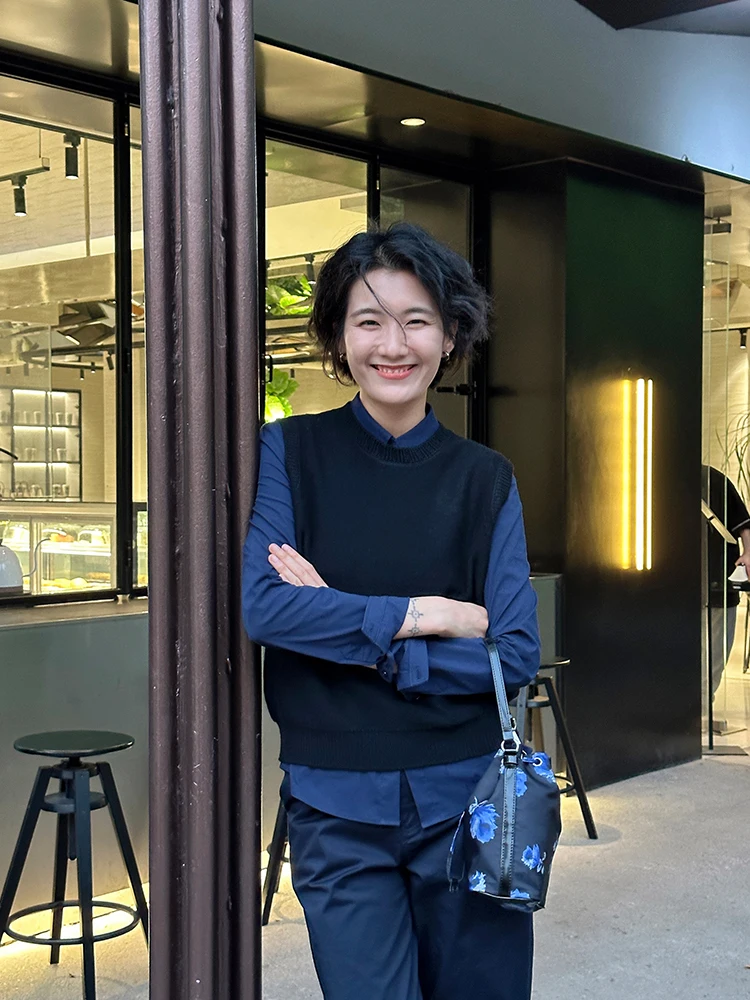 グレー ニット おすすめの春用ウールニットベストはこれ
