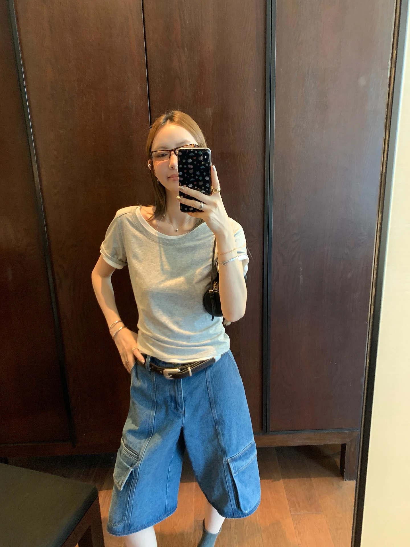 40代の女性にぴったり？カジュアルファッションの日常着としておすすめなTシャツはどこに？