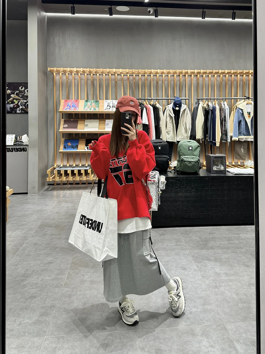 スウェットコーデメンズ春の実用性：YUMOMO STARのセットアップ対応スタイル
