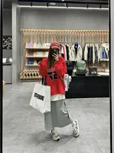 した着心地の新年早春コーディネート【スウェット・Tシャツ・カーゴスカート】（セットアップ対応）