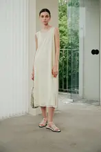感のある重ね着風デザインの極簡編みバックレスワンピース（セットアップ対応）