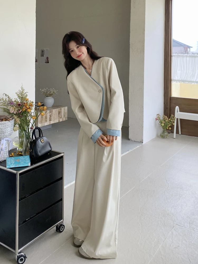 コラボ人気モデルの秋用セットアップ：洗練されたハイエンドジャケットとワイドパンツの組み合わせ