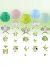 春の緑色 伝統的な書道風の凧とカラフルなランタンの吊り飾り【幼稚園用・室内装飾】
