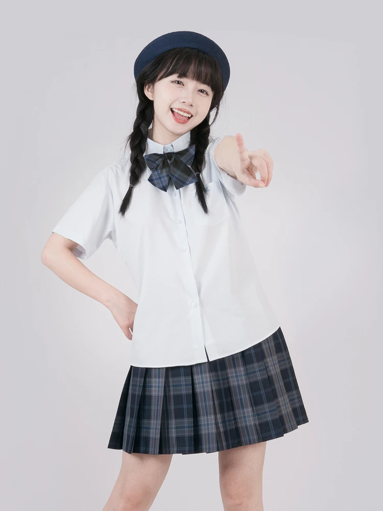制服を選びながら「チェック柄」に出会うのは、なぜ今、こんなに人気なのか？