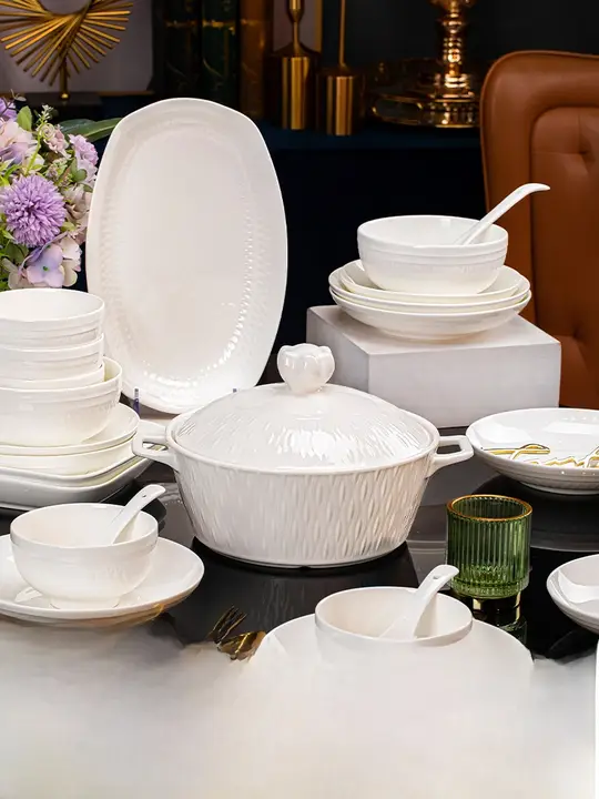 高級感ある白い陶器の食器セット【磁器製・高品質・美しいデザイン】（セットアップ対応）