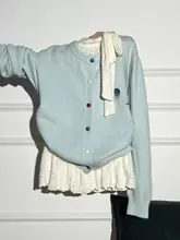 春季コーデにぴったり！ライトブルーの馬デザインニットカーディガン＆レース裾長袖Tシャツ（セットアップ対応）