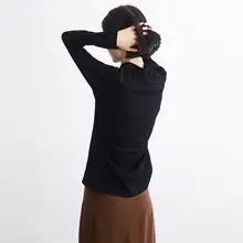 半高ネックの伸縮性抜群なニットトップス【ゆったりデザイン・秋冬用・長袖】
