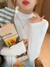 女性用 モダール素材 半高ネック長袖Tシャツ【春秋用・ホワイト・タイトフィット】