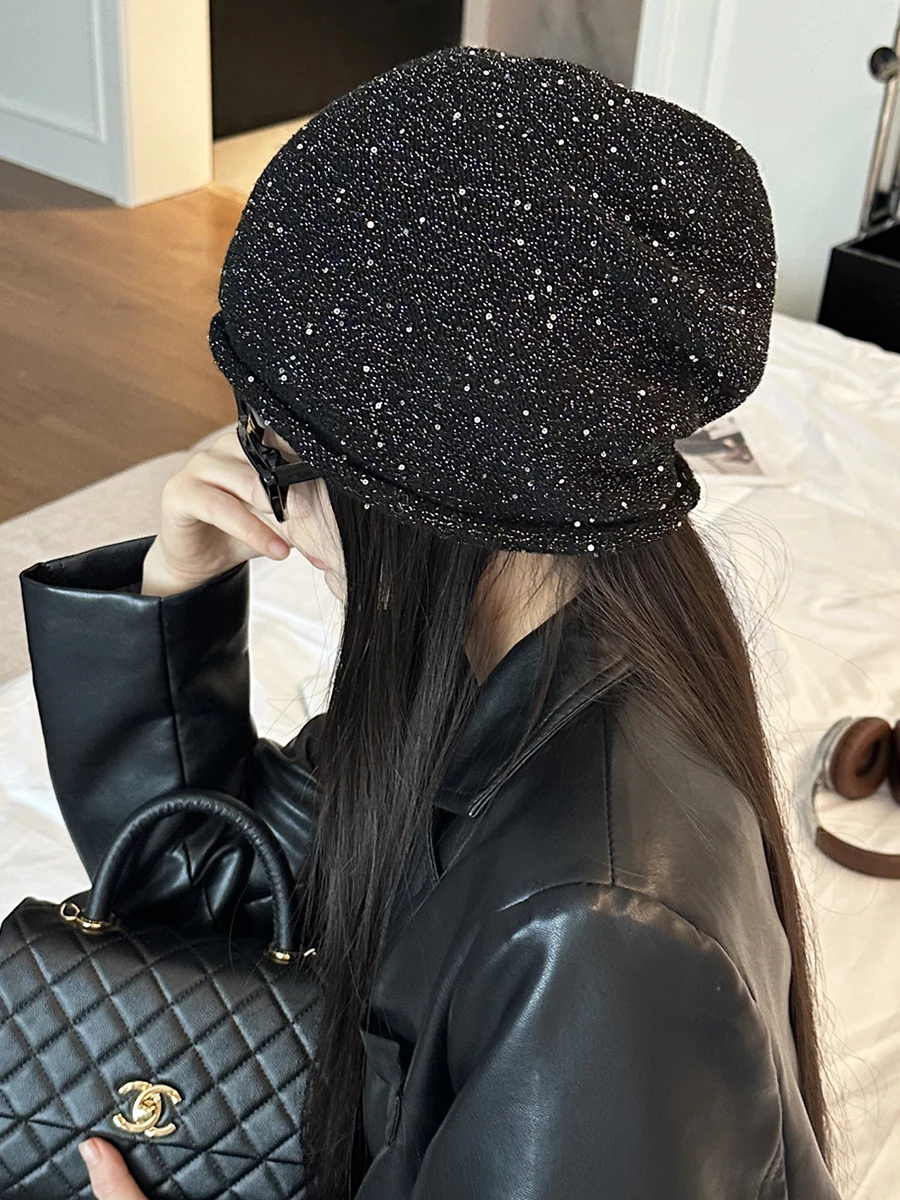 ポンポン付きニット帽は春に買えばいいの？それとも冬に？