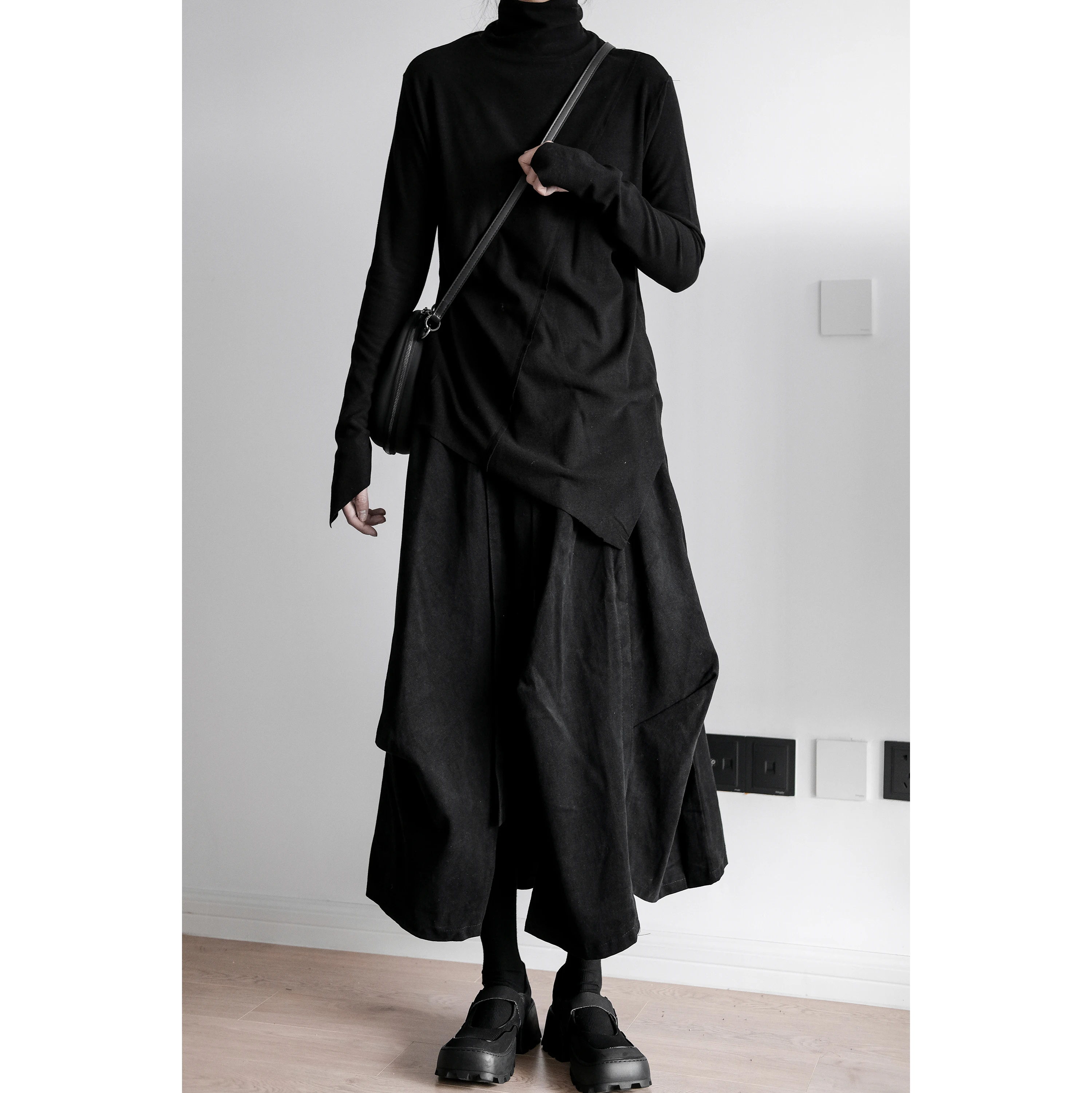 プリーツスカート コーデ 完全ガイド｜トップス選びの秘密と着こなしのルール