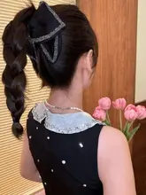 サテン地のリボンデザイン バンスクリップ【水晶装飾・女性用・後頭部用・便利なスタイル】