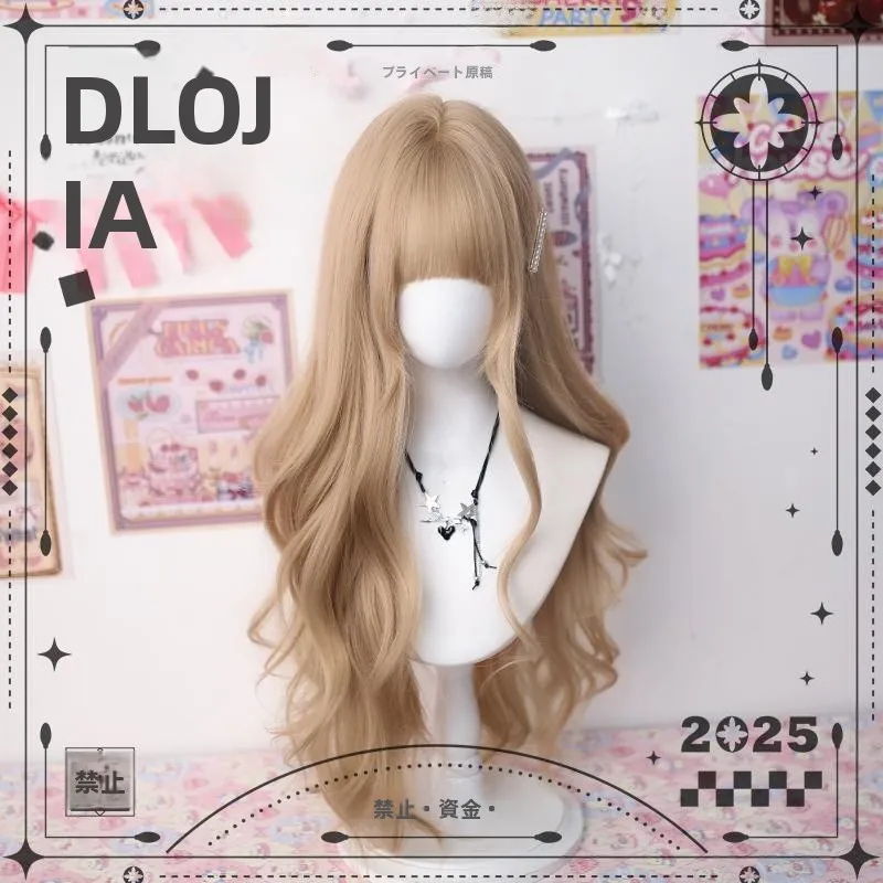 ロリータ風ロングカールウィッグ：リアルな質感でカーリーヘアを実現するコスプレスタイル