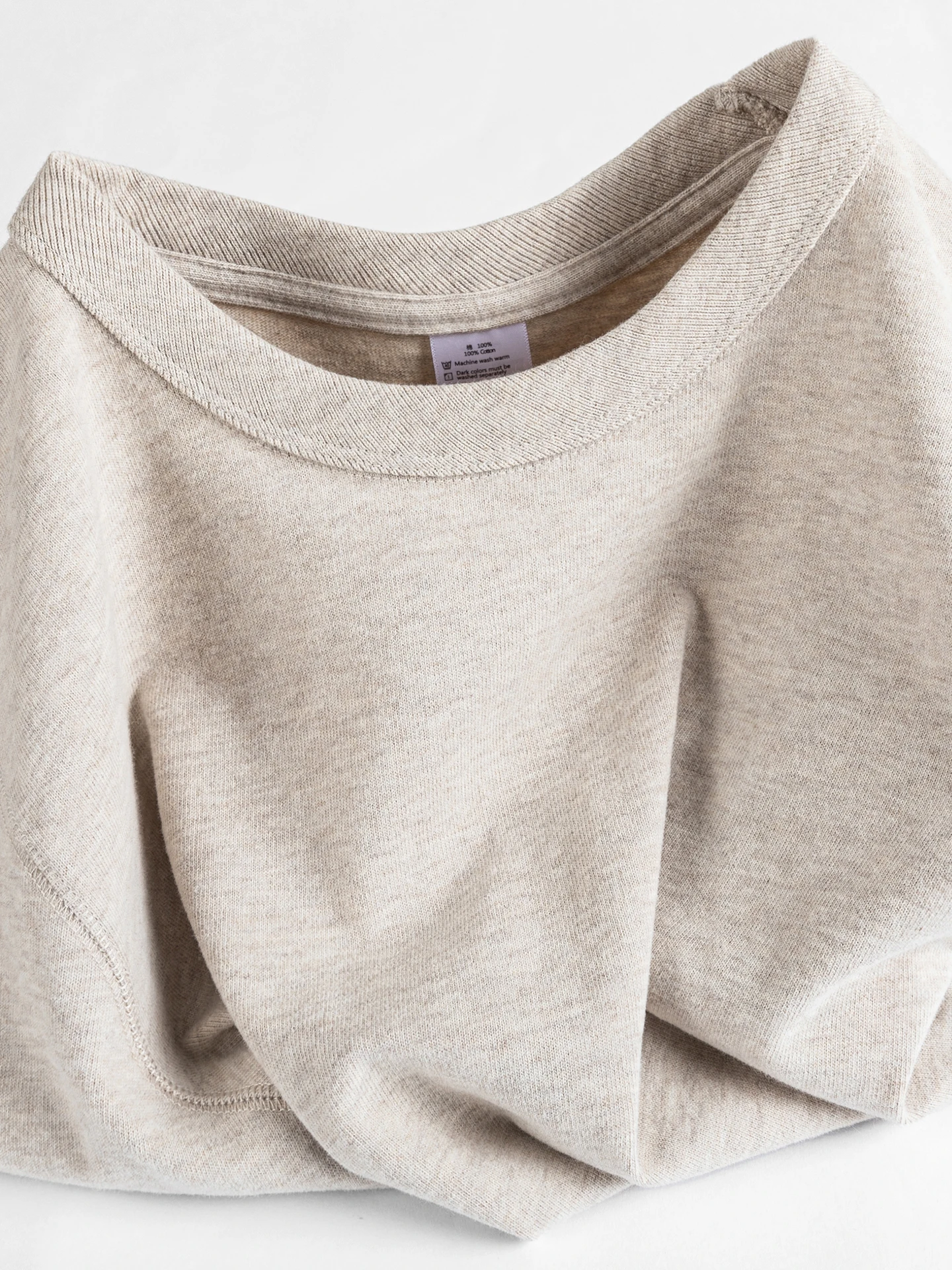 毛羽立ちが気になるtシャツの修理は可能？この1点で解決できる「コットン長袖Tシャツ」の真実
