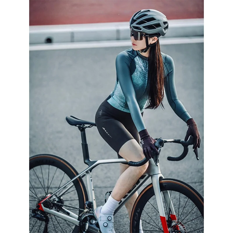 女性用グリーンサイクリングウェア【春夏用・速乾・通気性・ロードバイク・マウンテンバイク対応】（セットアップ対応）