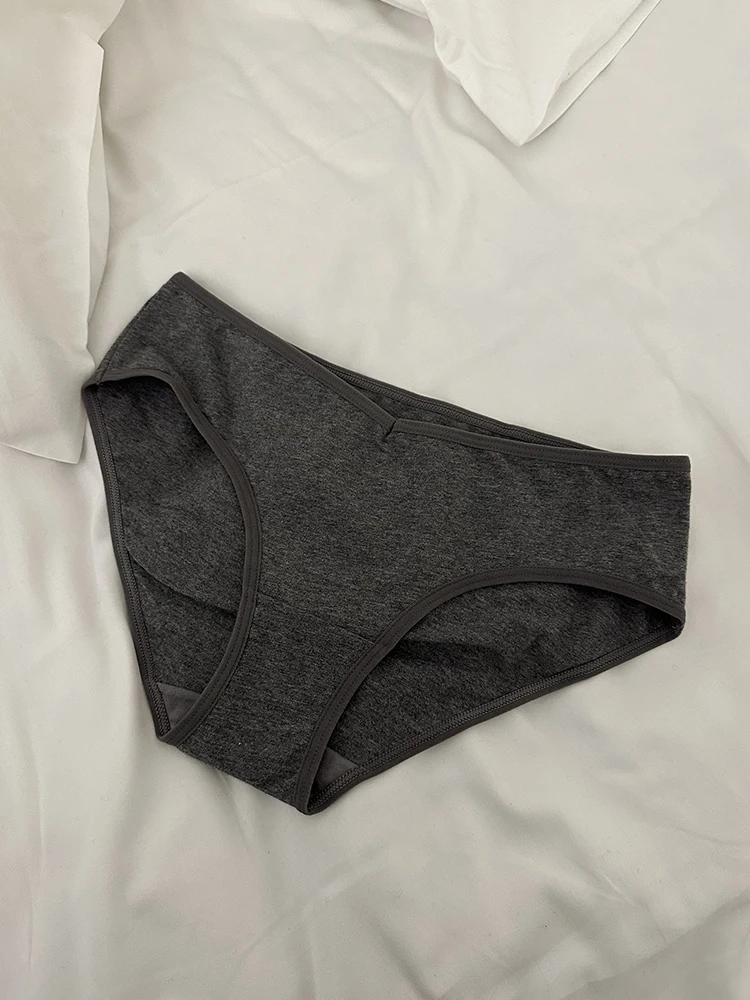 綿素材の女性用三角パンツ【薄手・低腰・無痕】：日常着用に最適な低腰無痕デザインの実用性解析