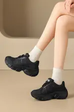 厚底ラウンドトゥ女性用スニーカー【軽量・快適・シンプルデザイン】