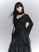 黒色の美しいラウンドネック長袖透かしシャツ【薄手・秋用】