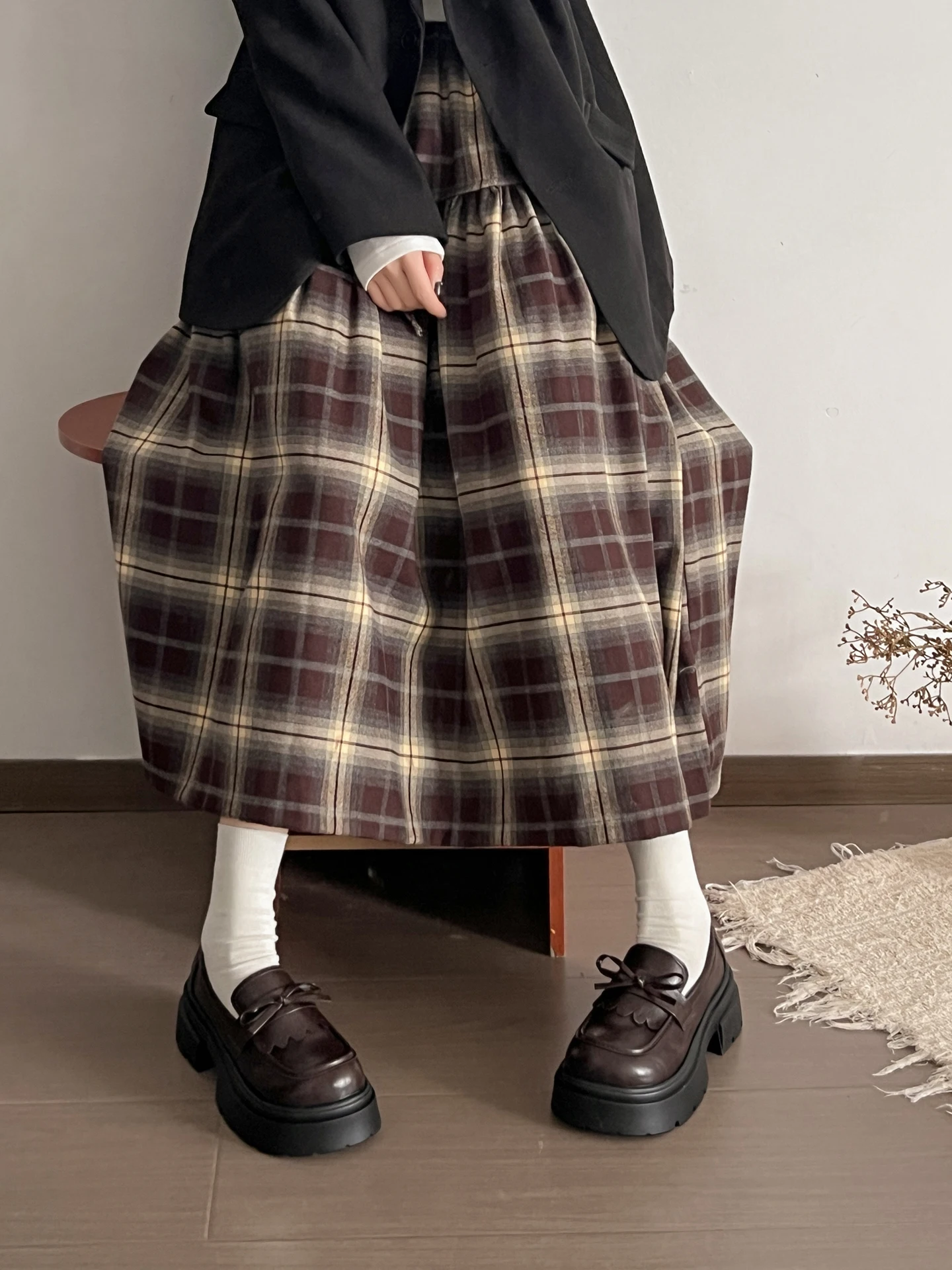 ローファーを私服に活かすには？英倫風厚底ローファーが通勤・日常で本当に役立つ理由