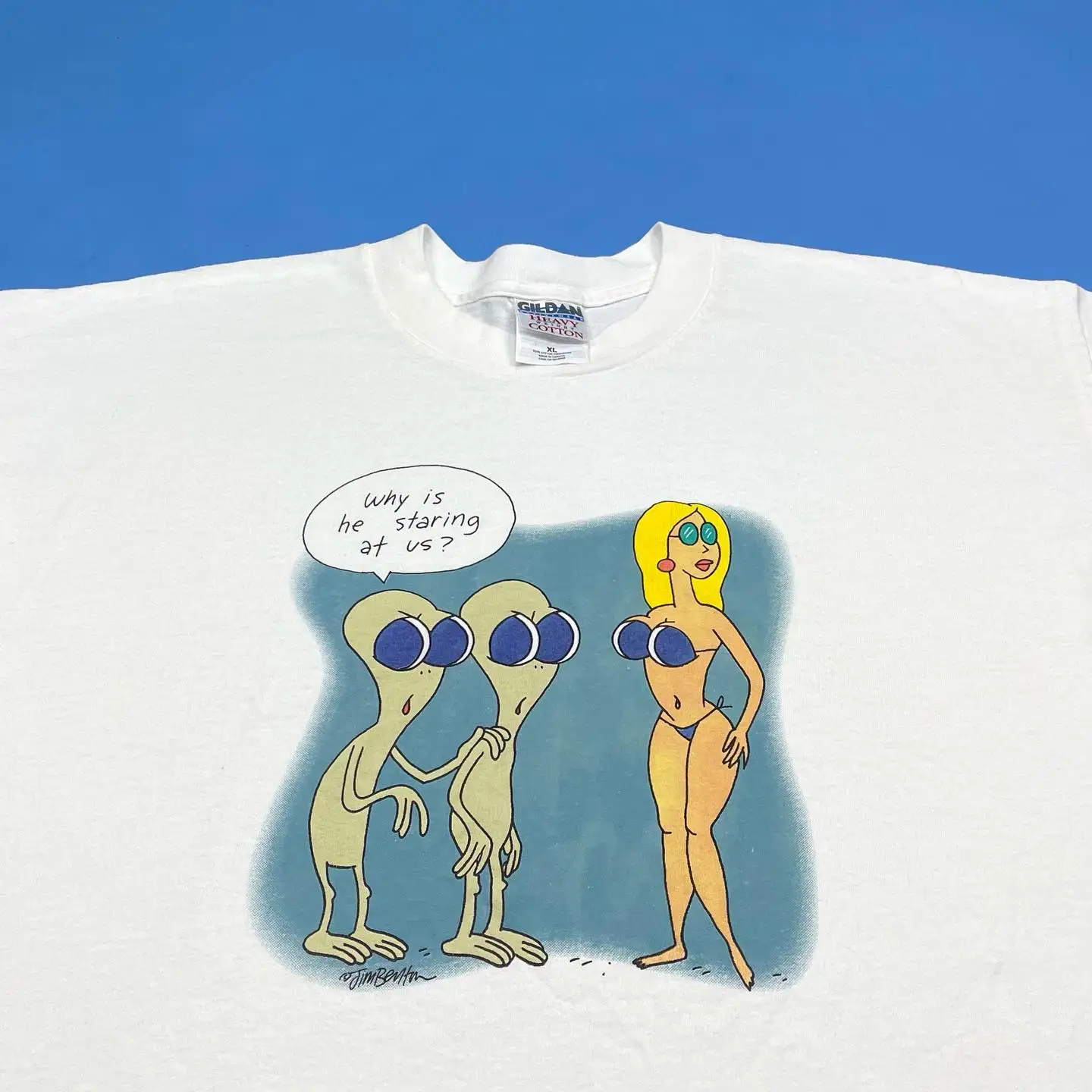 デザイン性のあるTシャツをどう選ぶ？透湿・肩デザインで夏のカジュアルを一気にレベルアップ