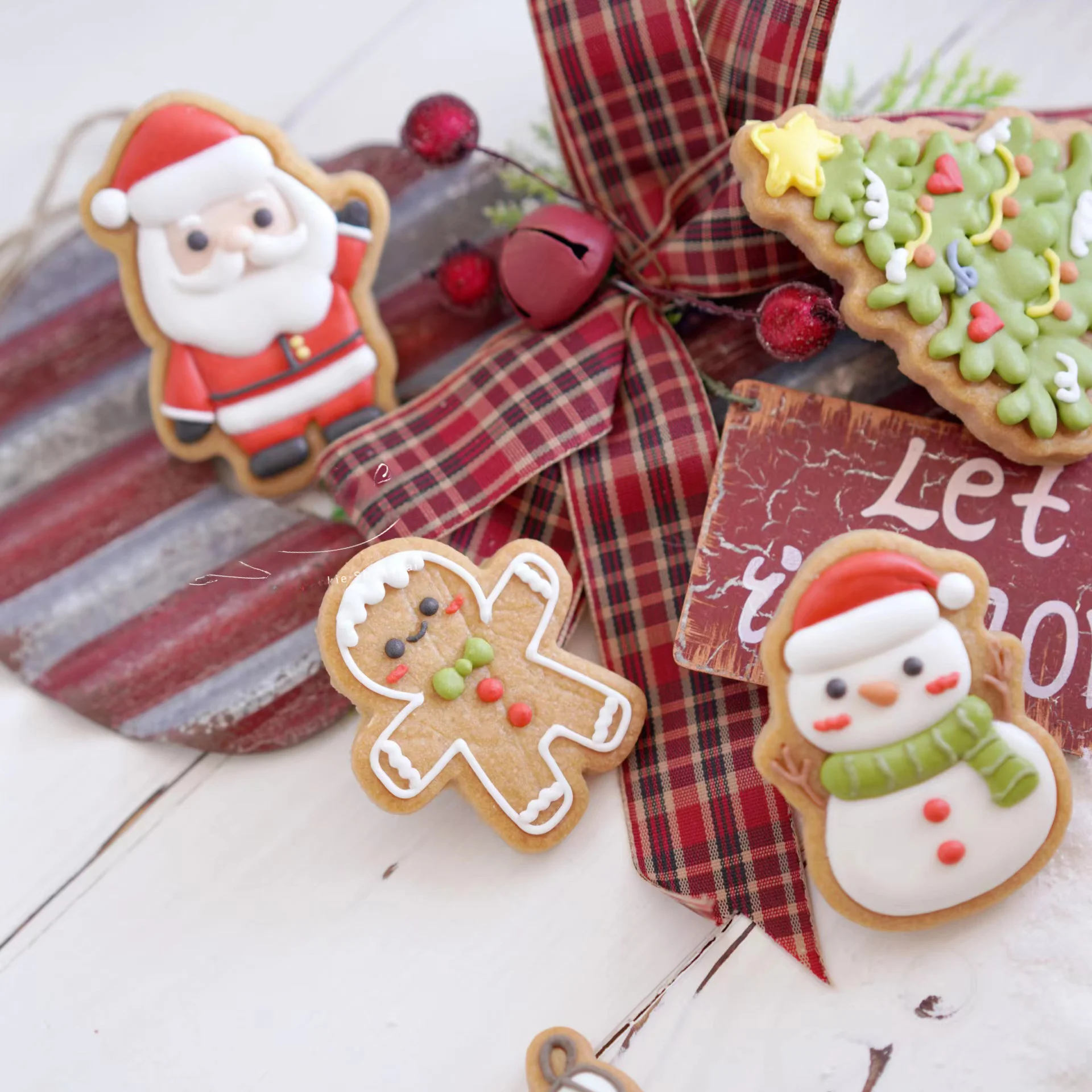 クリスマスクッキー型セット：韓式カートンデザインで楽しめるクリスマスバケツセット