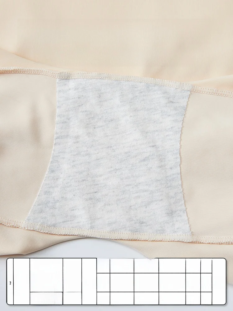 ワンピースとパンツの重ね着が「ダサい」と感じるのは、なぜ？その悩みを解決する1つのアイテムとは