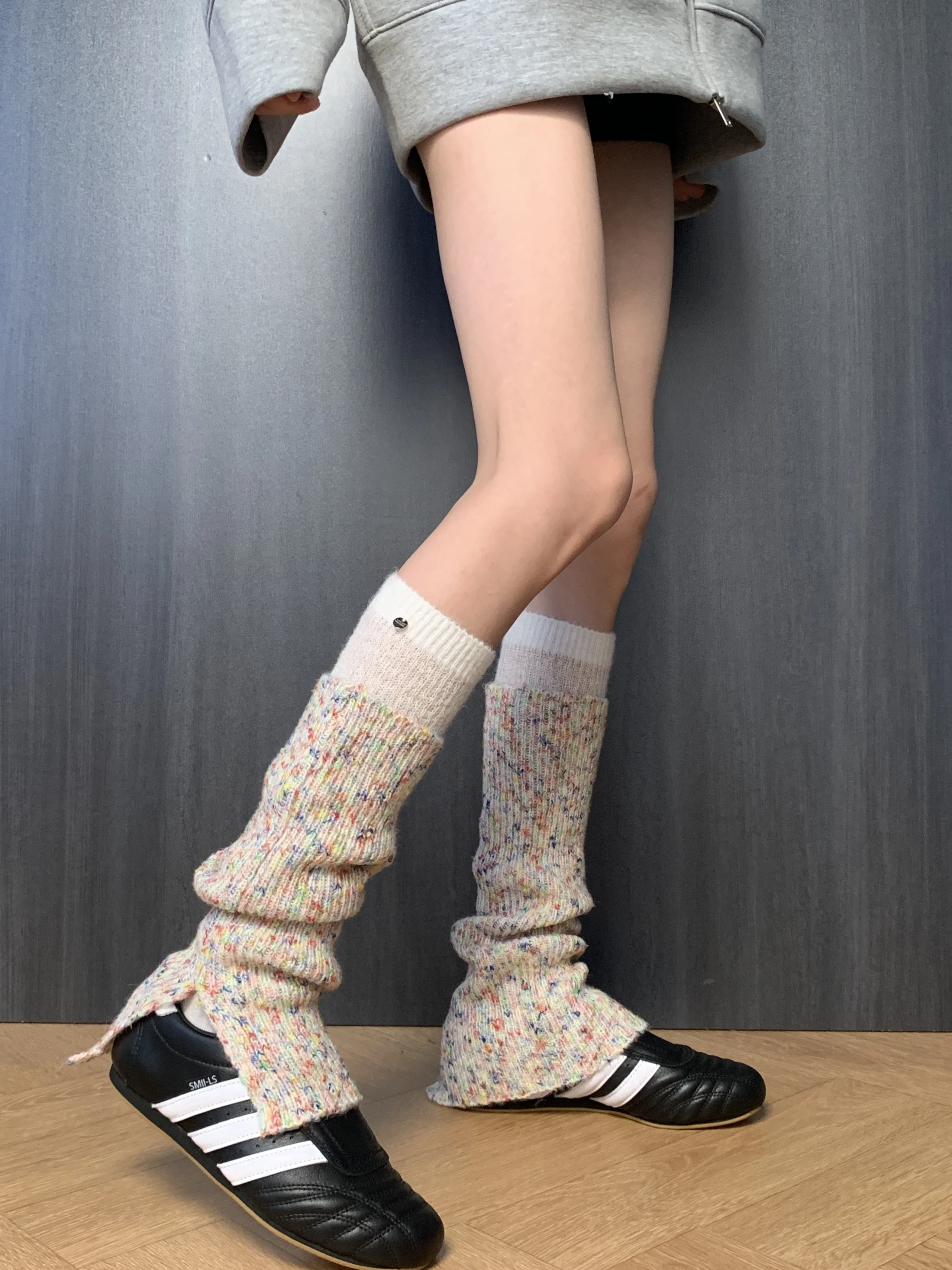 靴下のおしゃれコーデで迷うなら、この1つのアイテムが救う理由は？