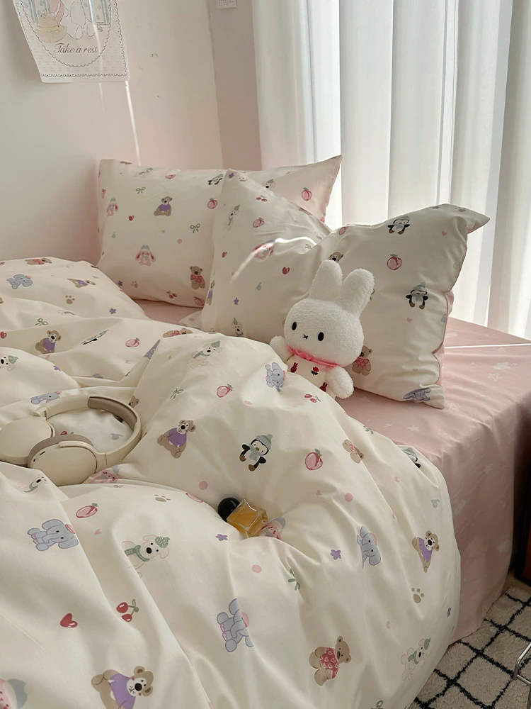夏用掛け布団カバー：コットン製のカートゥーンデザイン四点セットが提供する快適な睡眠環境