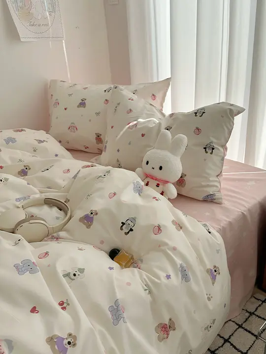 かわいいカートゥーンデザインの四点セットベッドリネン【コットン製・お子様用・フルーツ柄・穴あけ不要】（セットアップ対応）