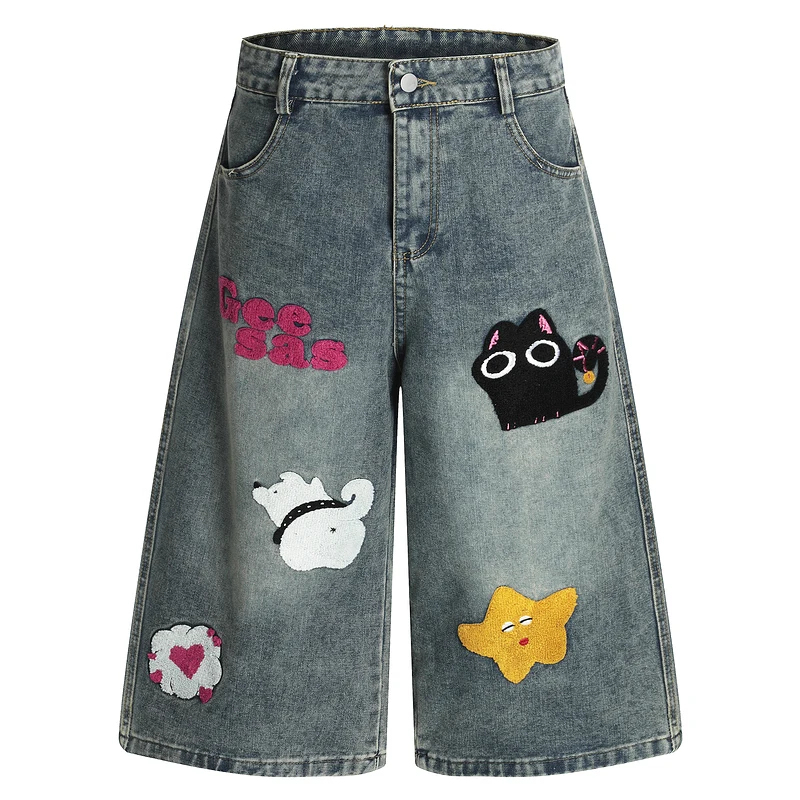 刺繍デニムショートパンツ：カジュアルな夏のスタイルを実現するユニセックスデザイン