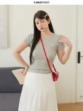 極上の柔らかさの大きいサイズの半袖ニットTシャツ【夏用・ドパミンプリント・ゆったりフィット】